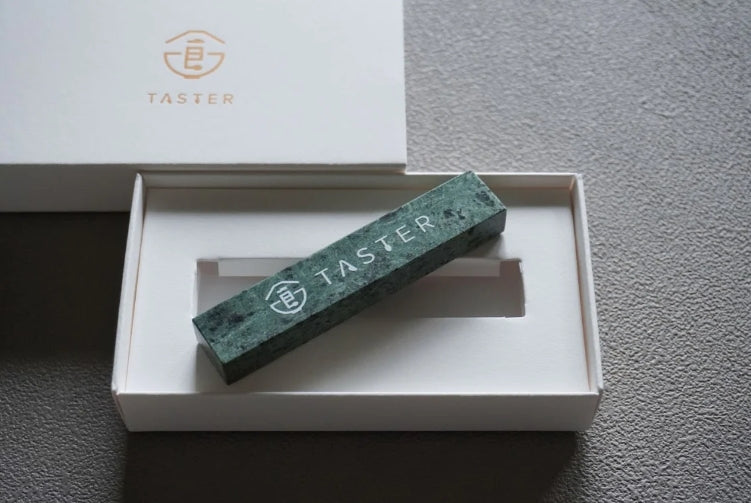 【港澳新馬】1本運費$240下單專區Liz關鍵詞2:美食家與美食評論 - 限量Liz親簽版