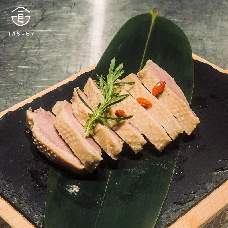 禮鵝嘉文1976|組合3 (經典茶香燻鵝x1包 + 極鮮鵝貢丸x1包 + 香滷鵝鐵蛋x2包 )