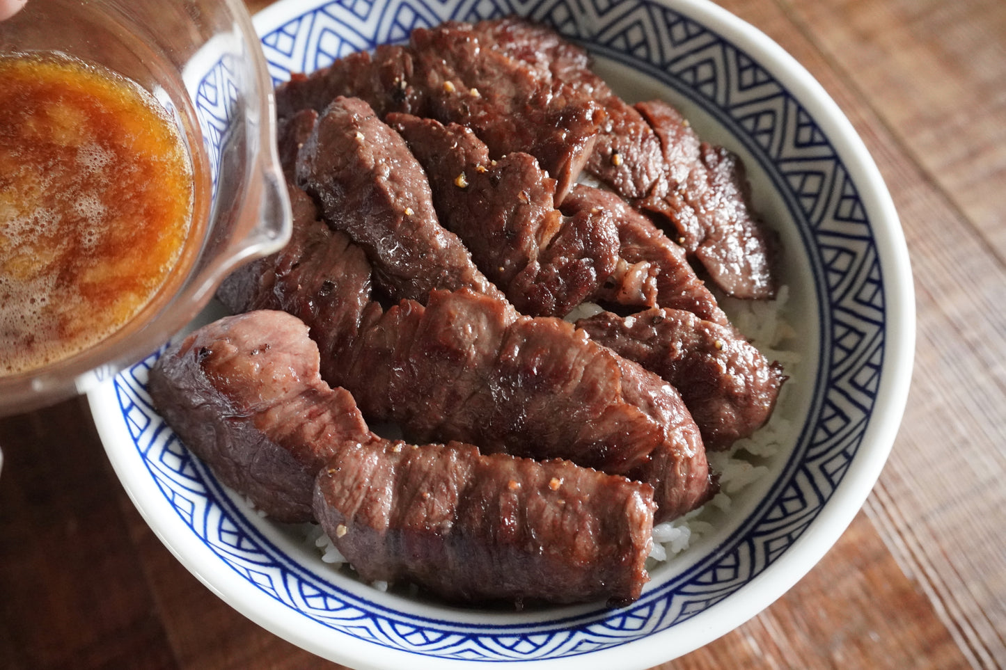 【農場晃晃】米其林御用：台灣安格斯厚切牛排＆燒肉饗宴組